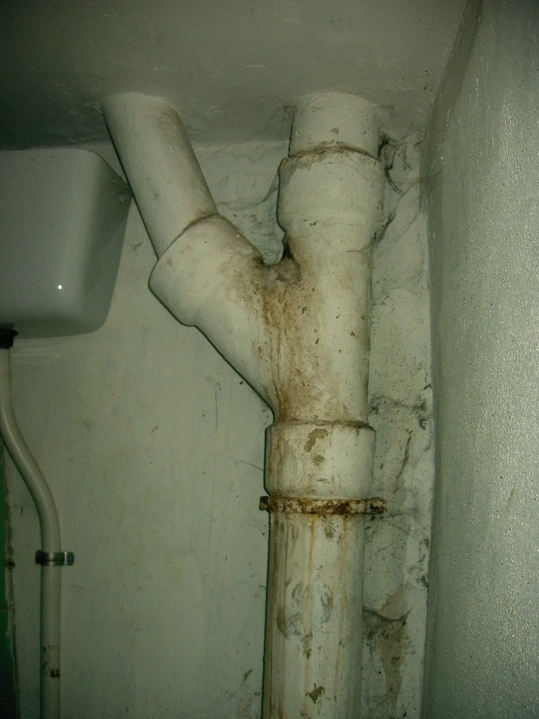 Bajante antigua de fibrocemento